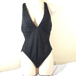 NEW Andie Bathing Suit Sz Medium Black Swimwear Sardinia 1 One Piece Swim
